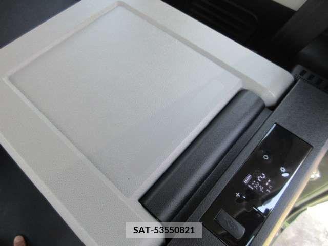 Suzuki SPACIA 2018-04 285817-11