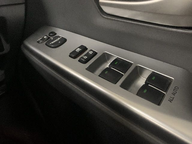 Toyota PRIUS ALPHA 2012-03 8039-23