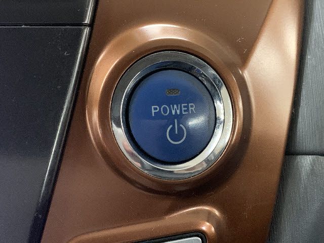 Toyota PRIUS ALPHA 2012-03 8039-5