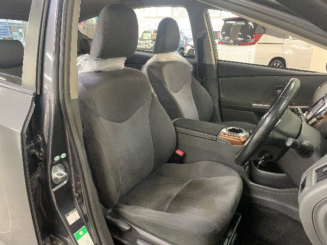 Toyota PRIUS ALPHA 2012-03 8039-9