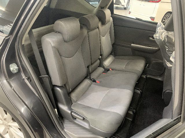 Toyota PRIUS ALPHA 2012-03 8039-3