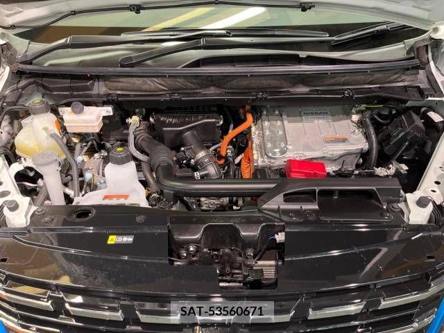 Nissan SERENA 2022-12 377644-18