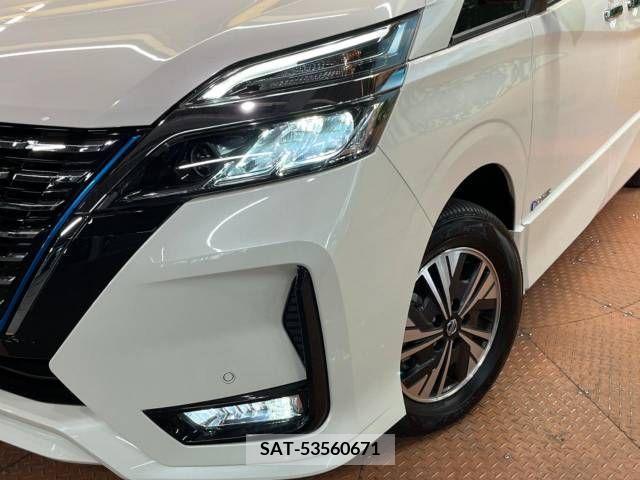 Nissan SERENA 2022-12 377644-14