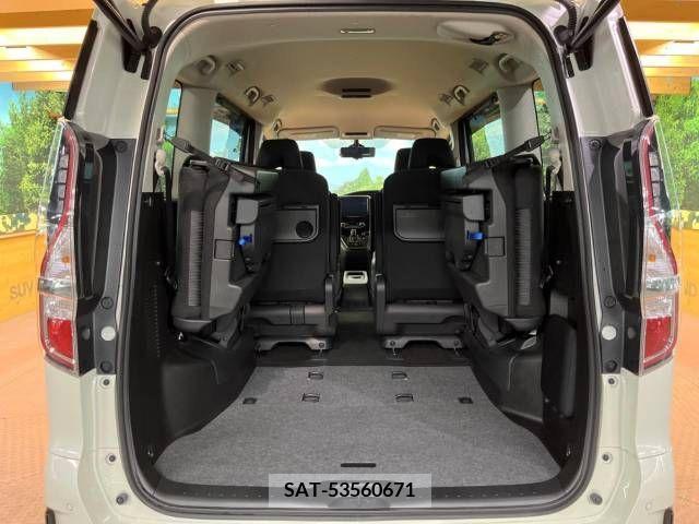 Nissan SERENA 2022-12 377644-13