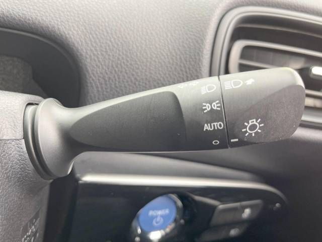 Toyota PRIUS 2018-04 13144-10