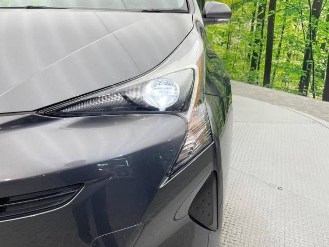 Toyota PRIUS 2018-04 13144-15