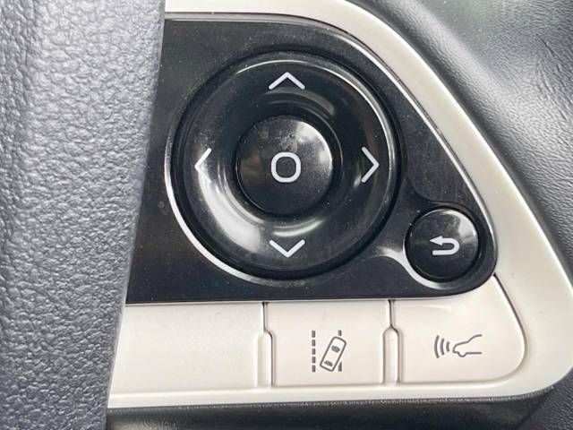 Toyota PRIUS 2018-04 13144-8