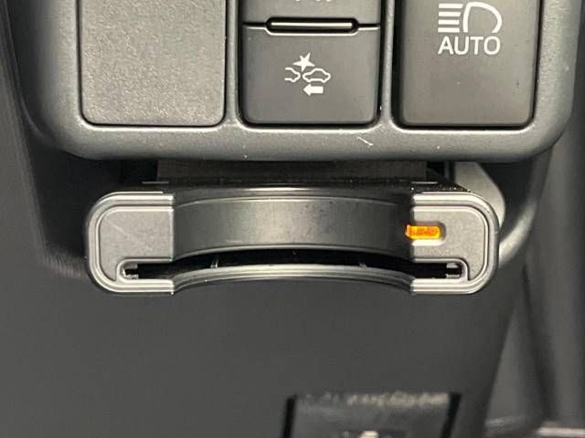 Toyota AQUA 2021-04 189192-5