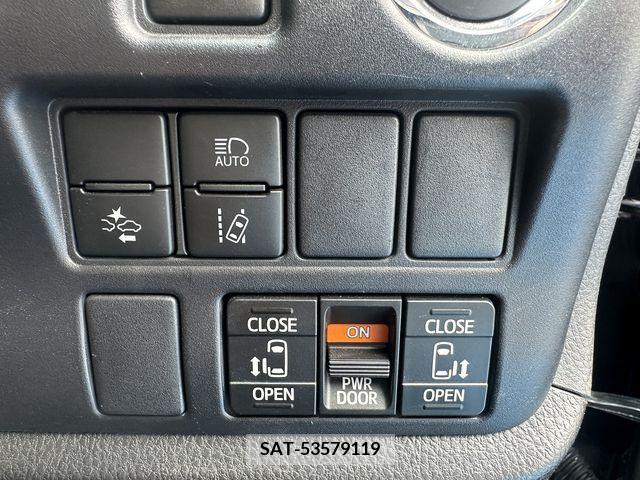 Toyota ESQUIRE 2016-04 321486-16