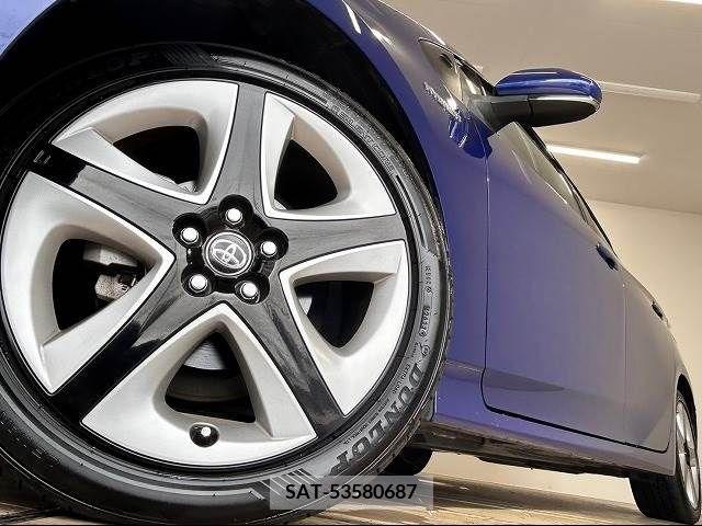 Toyota PRIUS 2016-08 281911-18