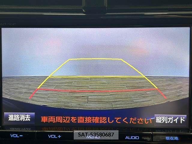 Toyota PRIUS 2016-08 281911-3