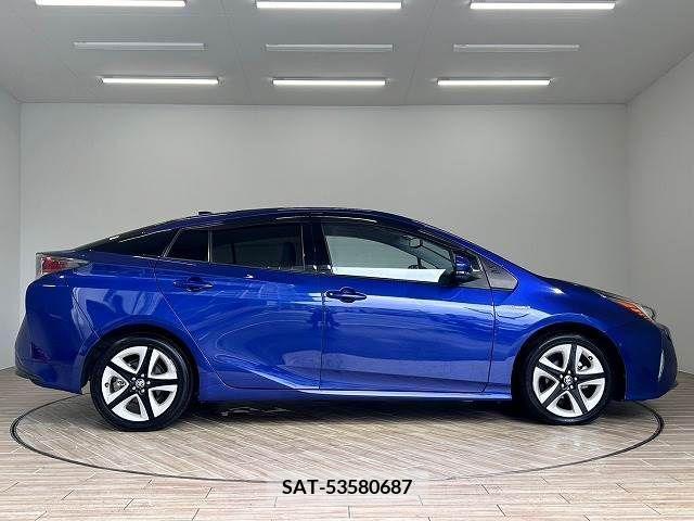 Toyota PRIUS 2016-08 281911-14