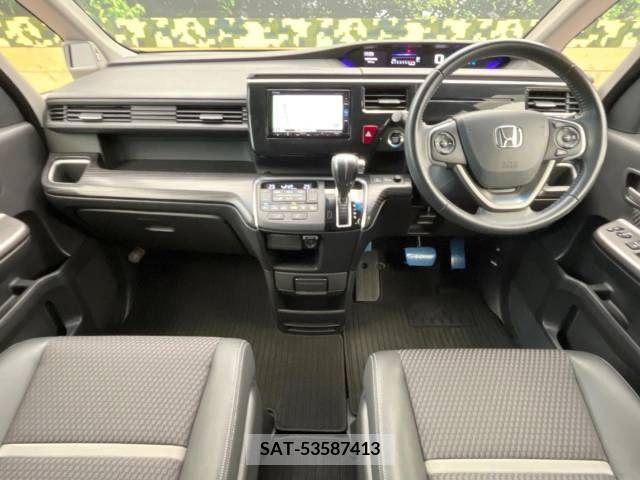 Honda e 2017-08 217392-1