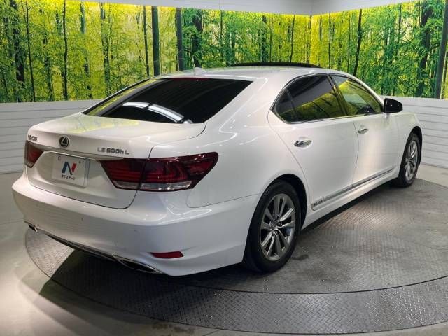 Lexus LS 2015-01 193074-17