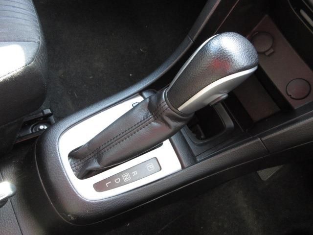 Suzuki SWIFT 2011-02 13737-8