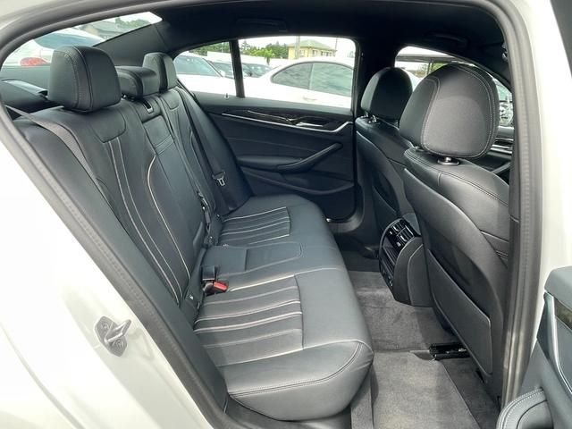 Bmw 5 SERIES 2022-08 7757-16