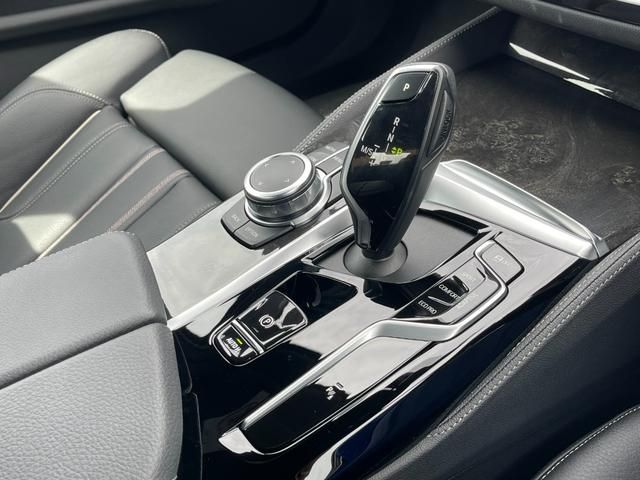 Bmw 5 SERIES 2022-08 7757-19