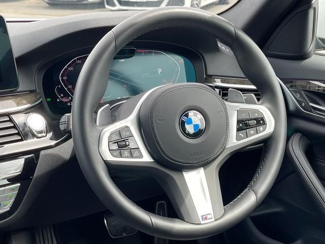 Bmw 5 SERIES 2022-08 7757-17