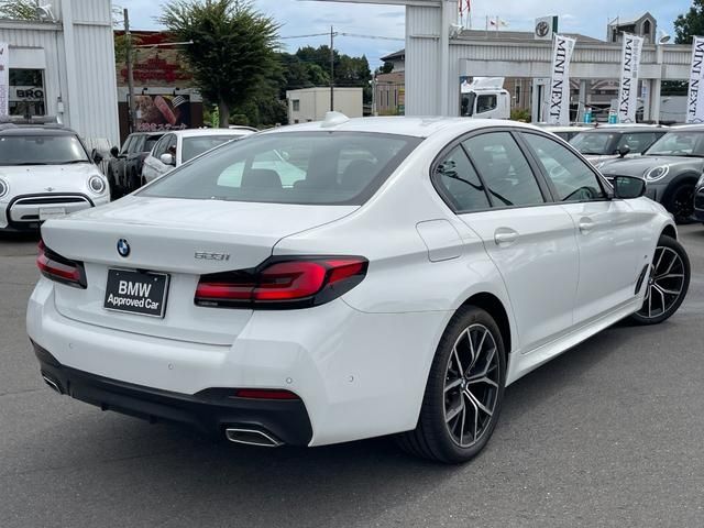 Bmw 5 SERIES 2022-08 7757-7