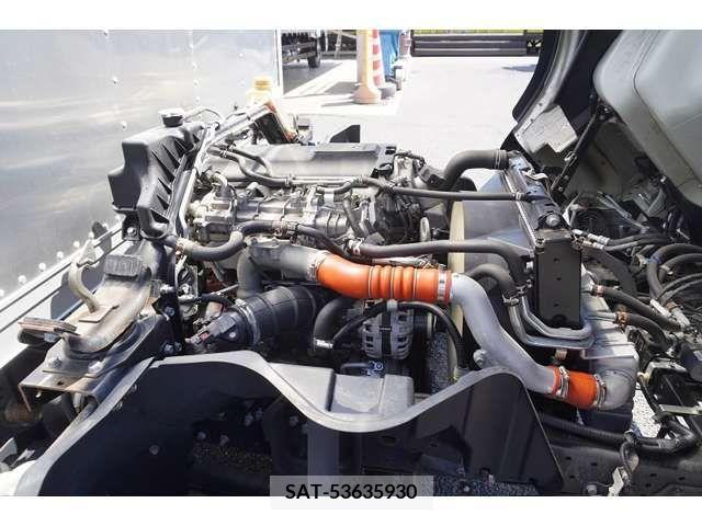 Mitsubishi CANTER 2018-05 302635-15