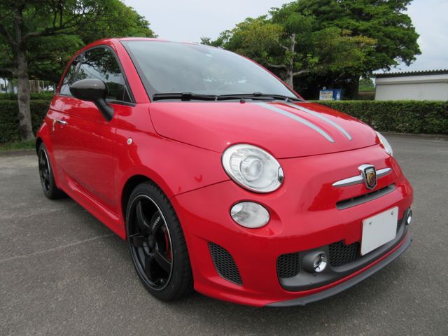 Abarth 695 2011-02 27475-5