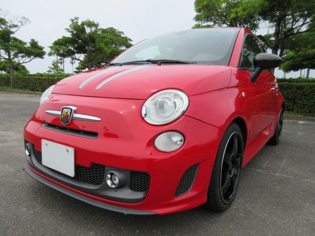 Abarth 695 2011-02 27475-7