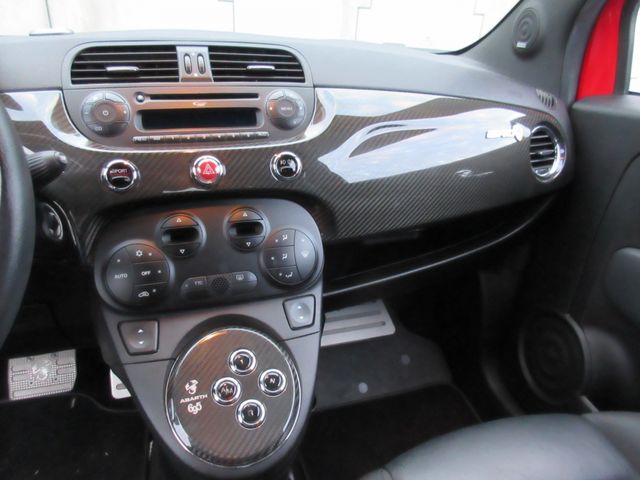 Abarth 695 2011-02 27475-27