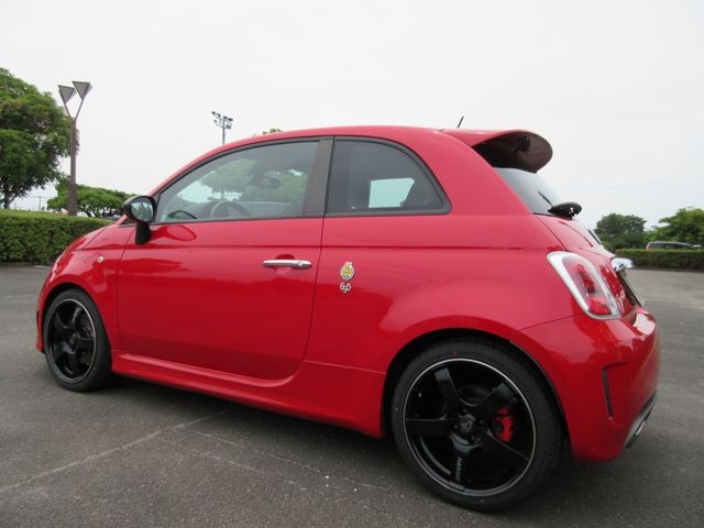 Abarth 695 2011-02 27475-17