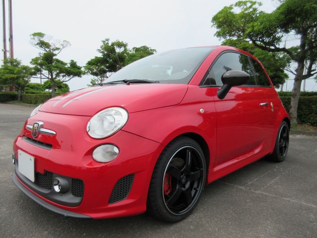 Abarth 695 2011-02 27475-0