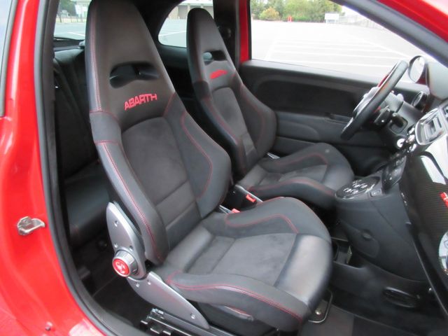 Abarth 695 2011-02 27475-23