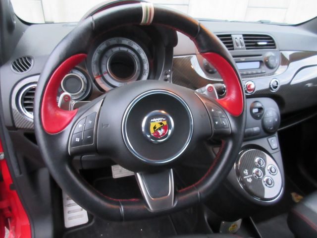 Abarth 695 2011-02 27475-26