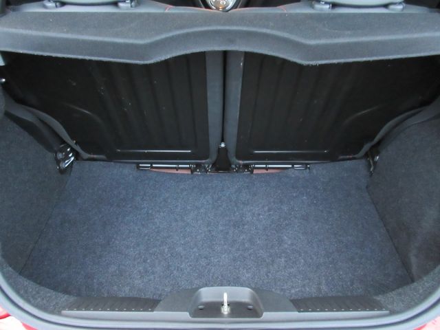 Abarth 695 2011-02 27475-28