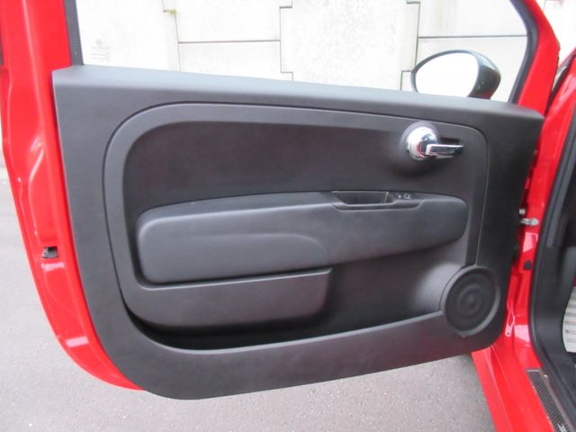 Abarth 695 2011-02 27475-20