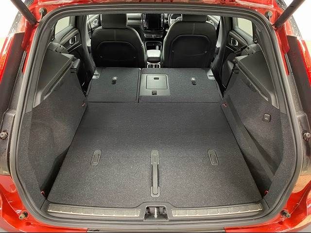 Volvo XC40 2019-03 22256-10