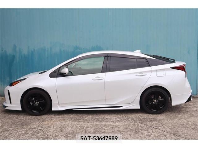 Toyota PRIUS 2022-02 322481-4
