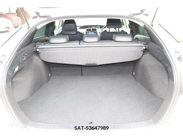 Toyota PRIUS 2022-02 322481-12