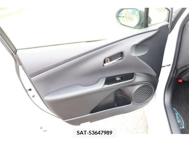 Toyota PRIUS 2022-02 322481-15