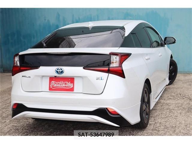 Toyota PRIUS 2022-02 322481-2