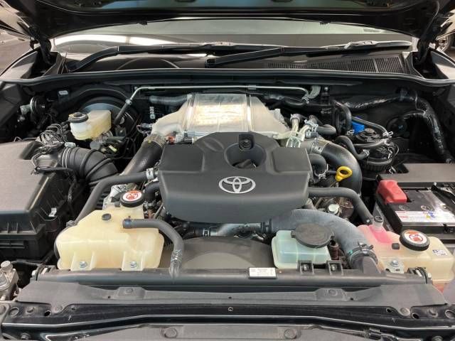 Toyota HILUX 2022-09 195182-18