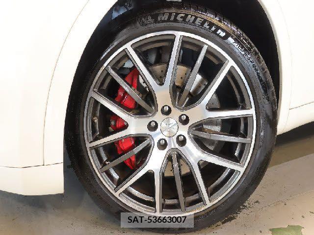 Maserati LEVANTE 2017-12 347548-18