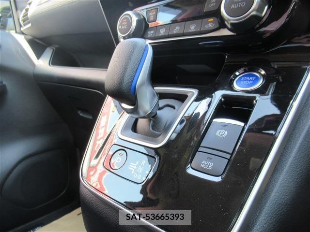 Nissan SERENA 2021-10 325113-12
