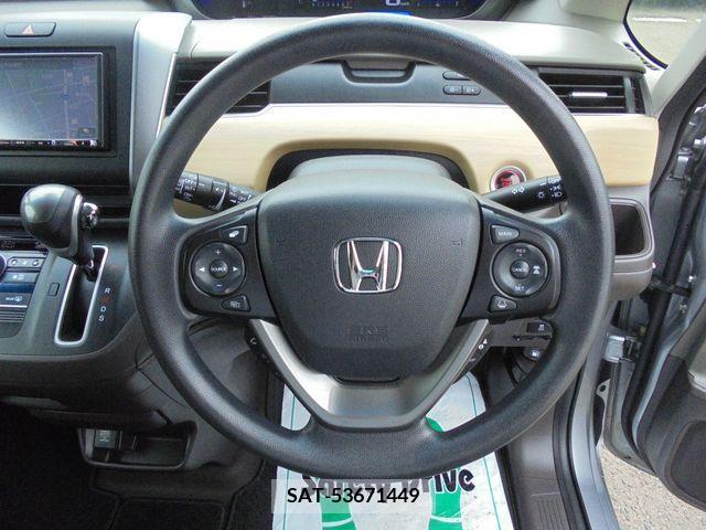 Honda FREED 2018-05 330048-5