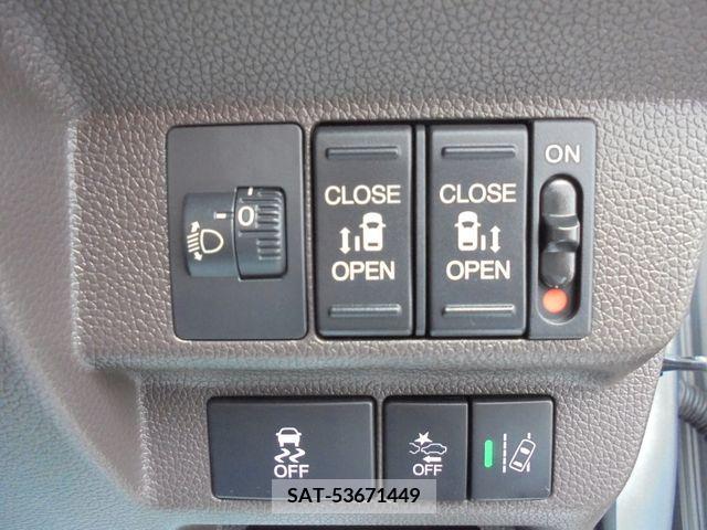 Honda FREED 2018-05 330048-9