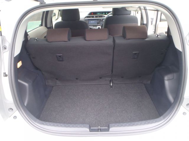Toyota AQUA 2013-10 2410-10