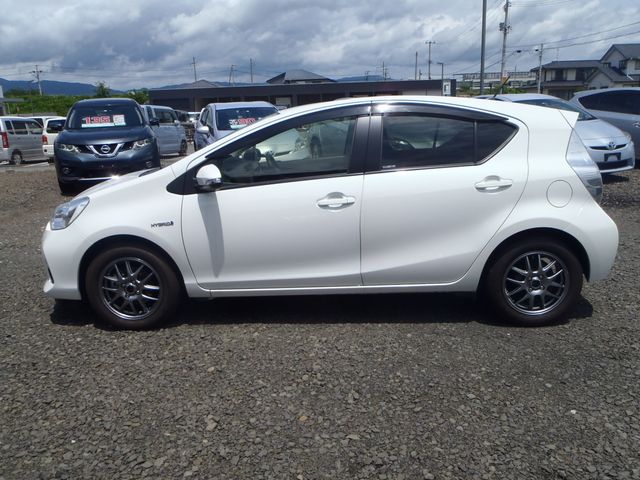 Toyota AQUA 2013-10 2410-4