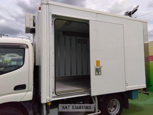Hino DUTRO 2022-03 296694-3