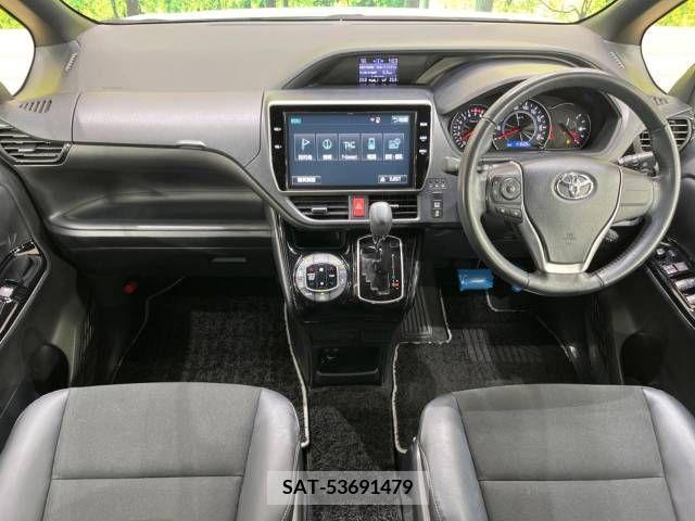 Toyota NOAH 2018-03 209094-1
