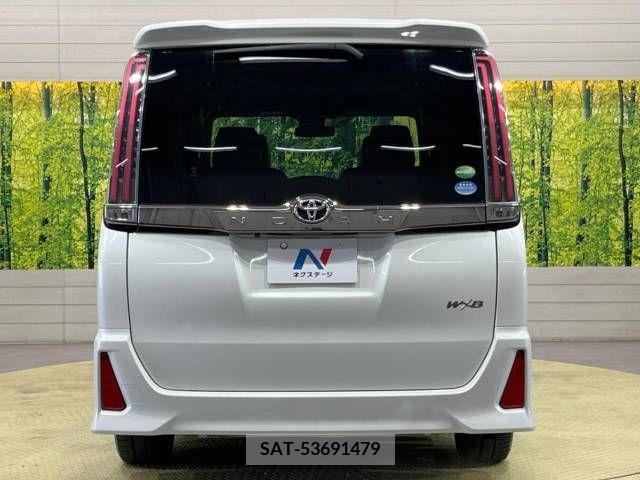 Toyota NOAH 2018-03 209094-16