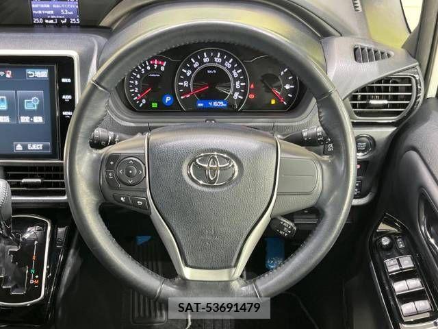 Toyota NOAH 2018-03 209094-12