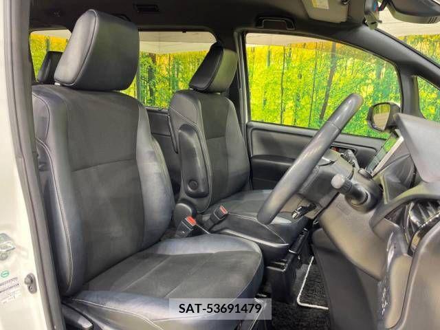 Toyota NOAH 2018-03 209094-8